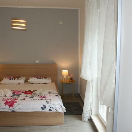 Room With Garden Split Exterior foto