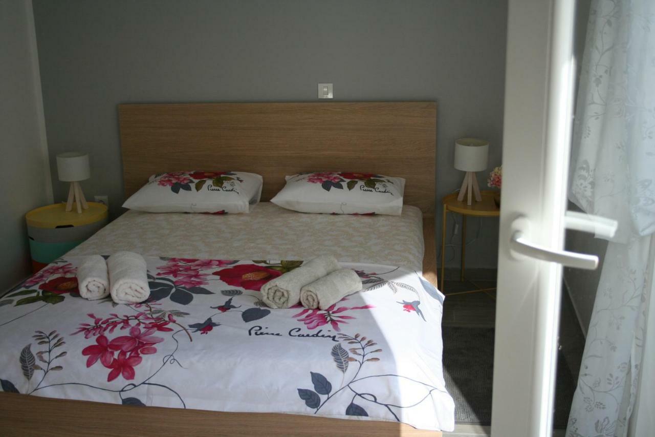 Room With Garden Split Exterior foto